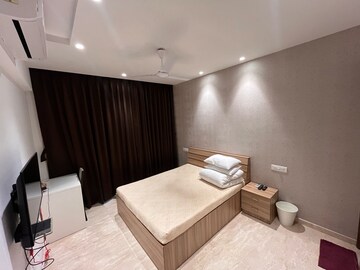 Master Bedroom in 2 BHK Apartment at Hiranandani Castle Rock, Powai – for Rent