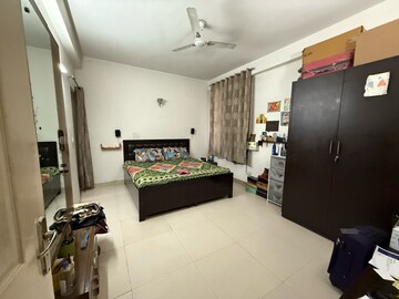 Bedroom in 3 BHK Builder Floor at SS The Lilac, Sector 49 – for Rent