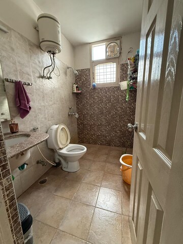 Bathroom in 3 BHK Builder Floor at SS The Lilac, Sector 49 – for Rent