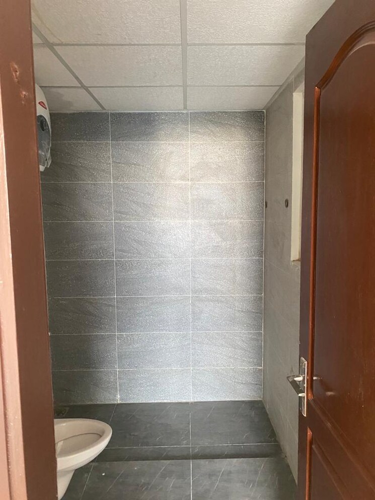 Bathroom, omaxe-royal-residency-faridabad 3 Bedroom 1925 Sq.Ft. Apartment In Sector 79 Faridabad 8289469