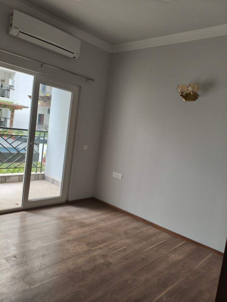 Room, central-park-flower-valley-aqua-front-towers 3 Bedroom 1789 Sq.Ft. Apartment In Sohna Sector 33 Gurgaon 8289535