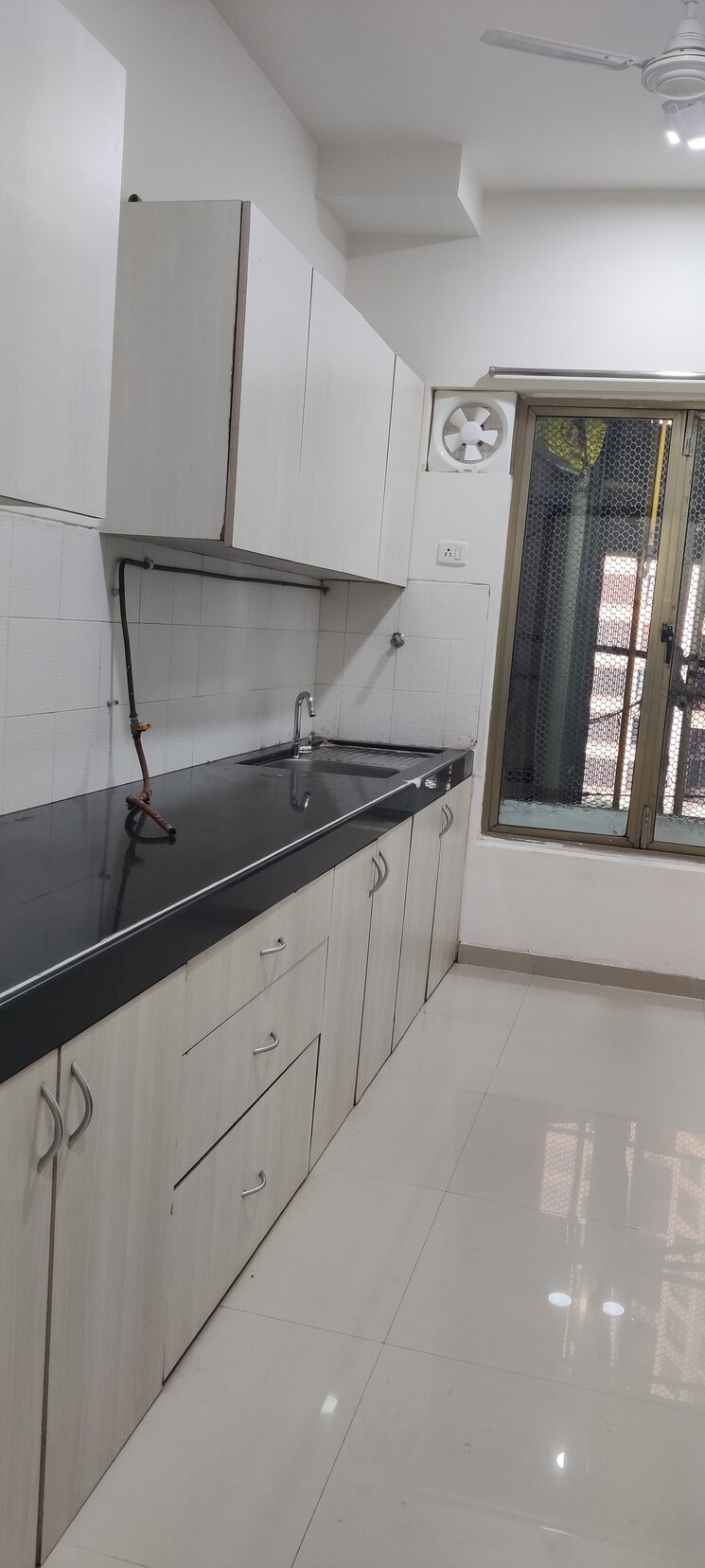 Kitchen, oberoi-springs 2.5 Bedroom 1100 Sq.Ft. Apartment In Andheri West Mumbai 8289546