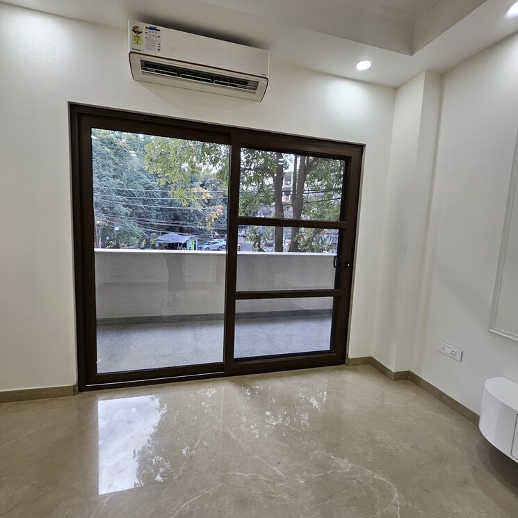 Room, new rajinder nagar 3 Bedroom 260 Sq.Yd. Builder Floor In New Rajinder Nagar Delhi 8289549