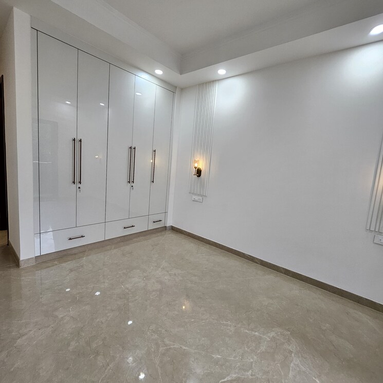 Room, new rajinder nagar 3 Bedroom 260 Sq.Yd. Builder Floor In New Rajinder Nagar Delhi 8289549