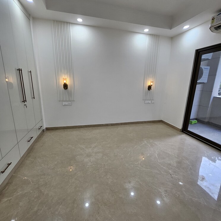 Room, new rajinder nagar 3 Bedroom 260 Sq.Yd. Builder Floor In New Rajinder Nagar Delhi 8289549