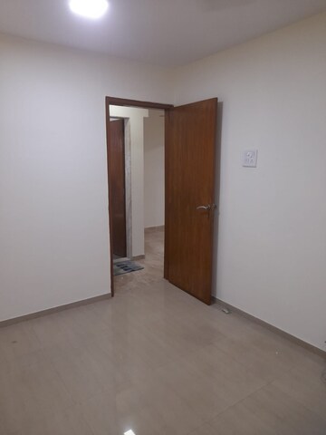 Room in 2 BHK Apartment at Shrishti Synchronicity, Chandivali – for Rent