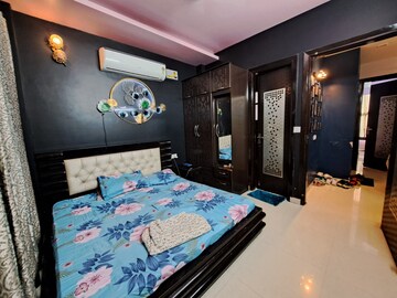 Bedroom in 3 BHK Builder Floor at Ardee City, Sector 52 – for Rent