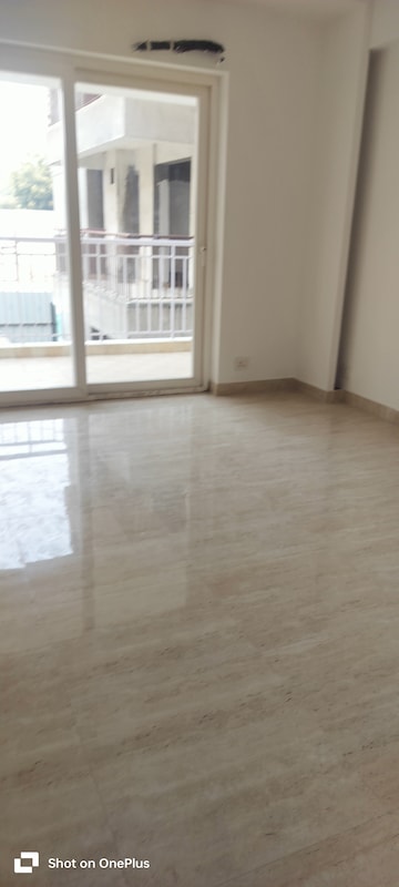 Room in 4 BHK Apartment at MGH Mulberry County, Sector 70 – for Sale
