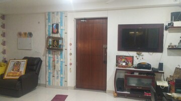 Living Room in 2 BHK Apartment at Gomti Nagar – for Rent