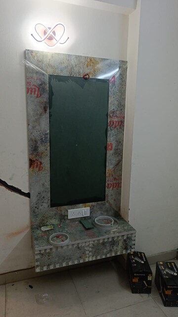 Furnished Amenities in 3.5 BHK Apartment at Panchsheel Greens II, Sector 16 Greater Noida – for Rent