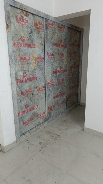 Bathroom in 3.5 BHK Apartment at Panchsheel Greens II, Sector 16 Greater Noida – for Rent