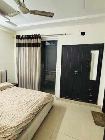 Bedroom in 3 BHK Builder Floor at Ardee City, Sector 52 – for Rent