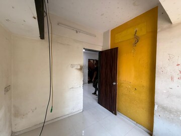Room in 1.5 BHK Apartment at Seawoods – for Rent