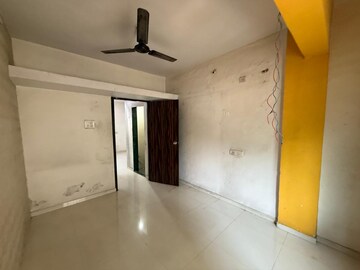 Room in 1.5 BHK Apartment at Seawoods – for Rent