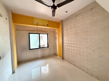 Room in 1.5 BHK Apartment at Seawoods – for Rent