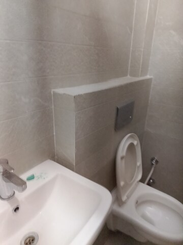 Attached Bathroom in 2.5 BHK Independent House at Gomti Nagar – for Rent