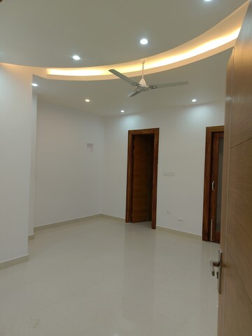 Room in 2.5 BHK Independent House at Gomti Nagar – for Rent