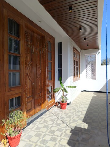 Balcony in 2.5 BHK Independent House at Gomti Nagar – for Rent
