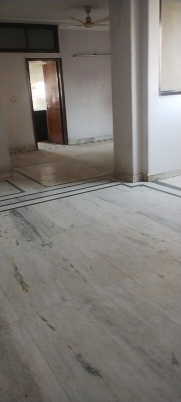 Room in 3.5 BHK Apartment at Alaknanda Society, Sector 56 – for Sale