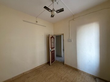 Room in 1 BHK Apartment at Seawoods – for Rent