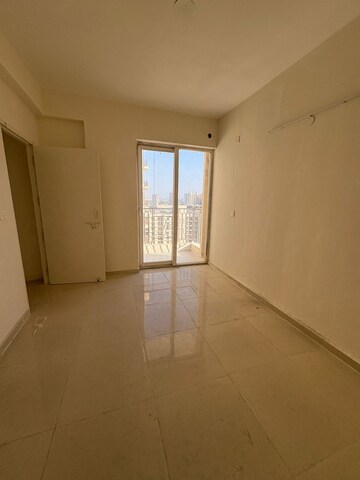 Room in 2 BHK Apartment at Signature The Millennia 2, Sector 37d – for Rent