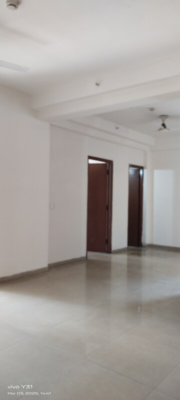 Room in 3 BHK Apartment at Mahagun Mywoods, Sector 16c Greater Noida – for Rent