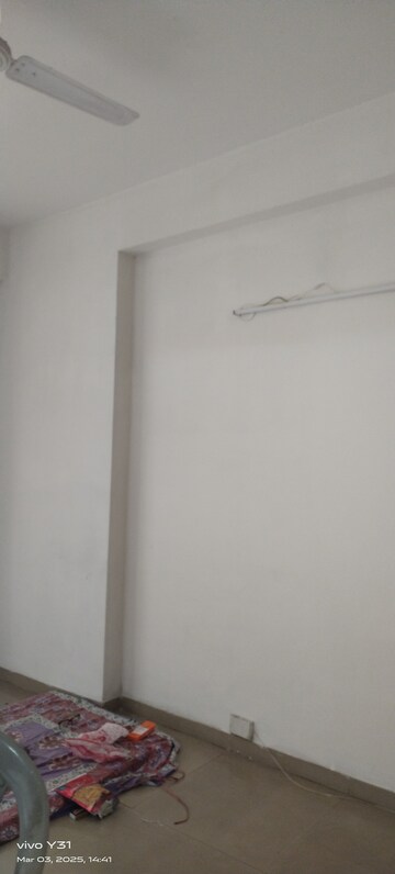 Room in 3 BHK Apartment at Mahagun Mywoods, Sector 16c Greater Noida – for Rent