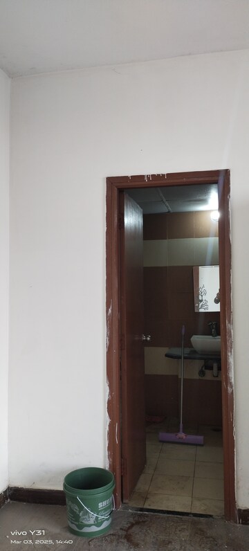 Furnished Amenities in 3 BHK Apartment at Mahagun Mywoods, Sector 16c Greater Noida – for Rent