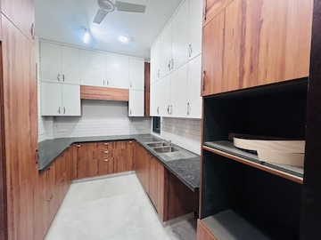 Kitchen in 3 BHK Builder Floor at Ansal Sushant Lok I, Sector 43 – for Rent