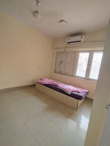 Room in 2 BHK Apartment at Royal Palms Ruby Isle Apartment, Goregaon East – for Rent