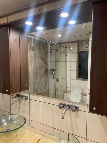 Kitchen in 3 BHK Builder Floor at Unitech Arcadia, South City 2 – for Rent