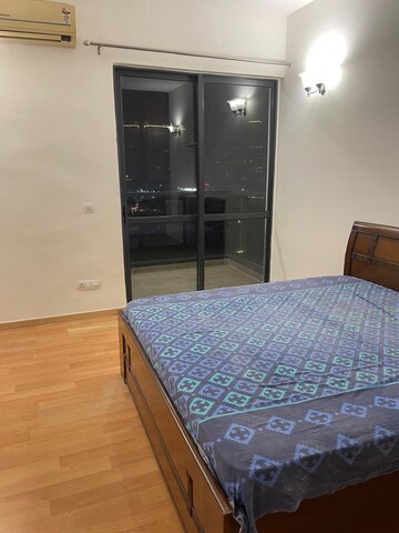 Bedroom in 3 BHK Builder Floor at Unitech Arcadia, South City 2 – for Rent
