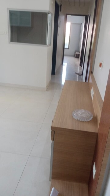 Furnished Amenities in 3 BHK Apartment at Chembur – for Rent