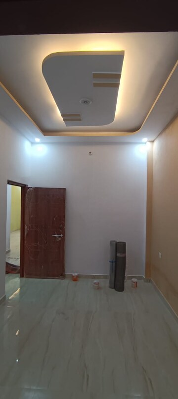 Room in 2 BHK Independent House at Jankipuram Extension – for Sale