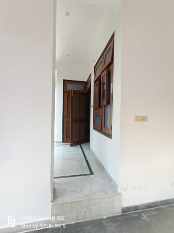 Staircase in 2.5 BHK Independent House at Gomti Nagar – for Rent