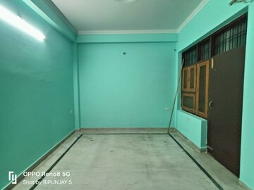Room in 2.5 BHK Independent House at Gomti Nagar – for Rent
