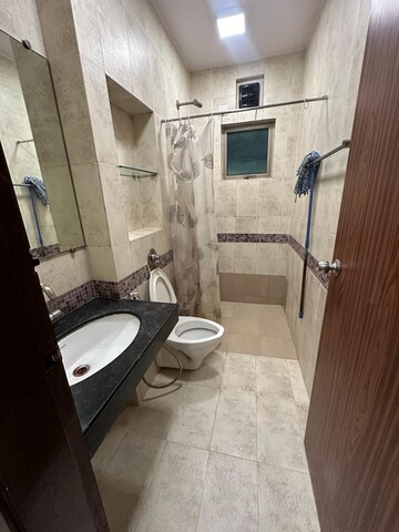 Bathroom in 2.5 BHK Apartment at Oberoi Realty Splendor, Jogeshwari East – for Rent