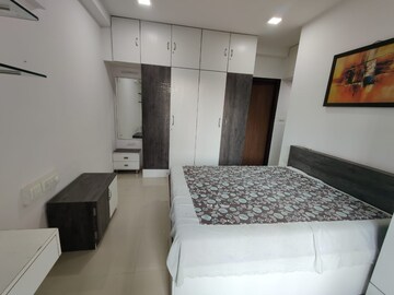 Bedroom in 2.5 BHK Apartment at Oberoi Realty Splendor, Jogeshwari East – for Rent