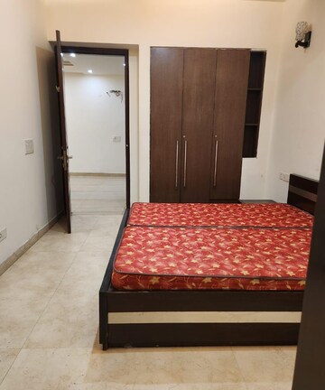 Bedroom in 3 BHK Builder Floor at Sushant Vyapaar Kendra, Sector 43 – for Rent
