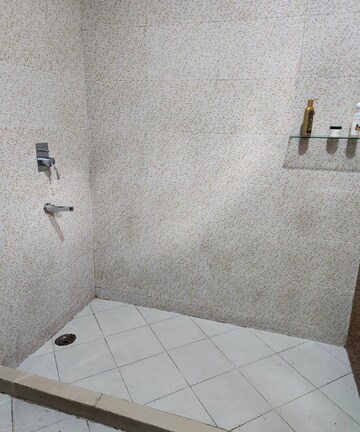 Bathroom in 3 BHK Builder Floor at Sushant Vyapaar Kendra, Sector 43 – for Rent
