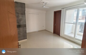 Room in 3 BHK Builder Floor at Sector 51 – for Rent