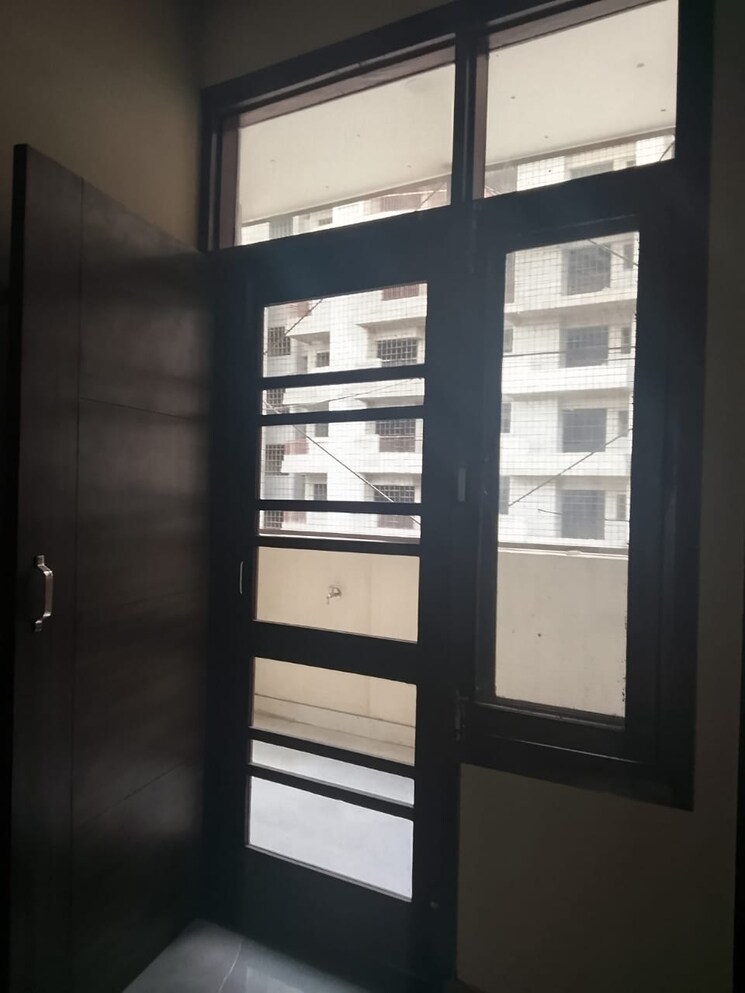 Room, dhakoli village 3 Bedroom 900 Sq.Ft. Builder Floor In Dhakoli Village Zirakpur 8290257