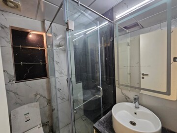 Master Bedroom in 2.5 BHK Builder Floor at Central Park 3 Flower Valley, Sohna Sector 33 – for Rent