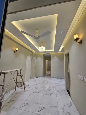 Master Bedroom in 2.5 BHK Builder Floor at Central Park 3 Flower Valley, Sohna Sector 33 – for Rent