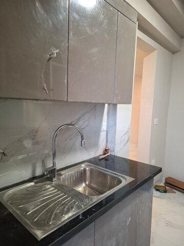Furnished Amenities in 3 BHK Apartment at M3M Heights, Sector 65 – for Rent