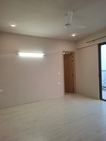 Furnished Amenities in 3 BHK Apartment at M3M Heights, Sector 65 – for Rent