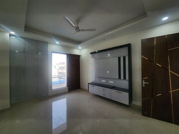 Room in 3 BHK Builder Floor at Ardee City, Sector 52 – for Rent