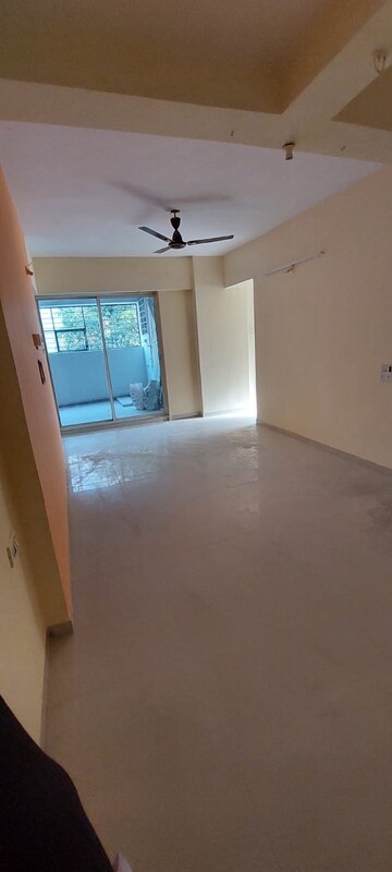 Room in 3 BHK Apartment at Khare Town – for Rent