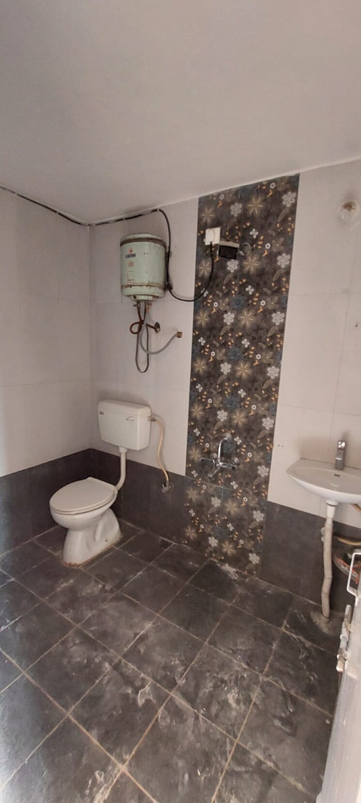 Bathroom, khare town 3 Bedroom 1550 Sq.Ft. Apartment In Khare Town Nagpur 8290352