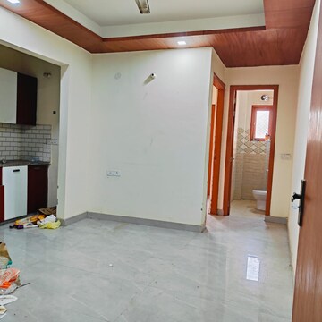 Room in 1 BHK Builder Floor at Paryavaran Complex – for Rent